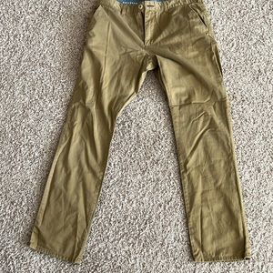 Used tan khaki pants size 32/32.